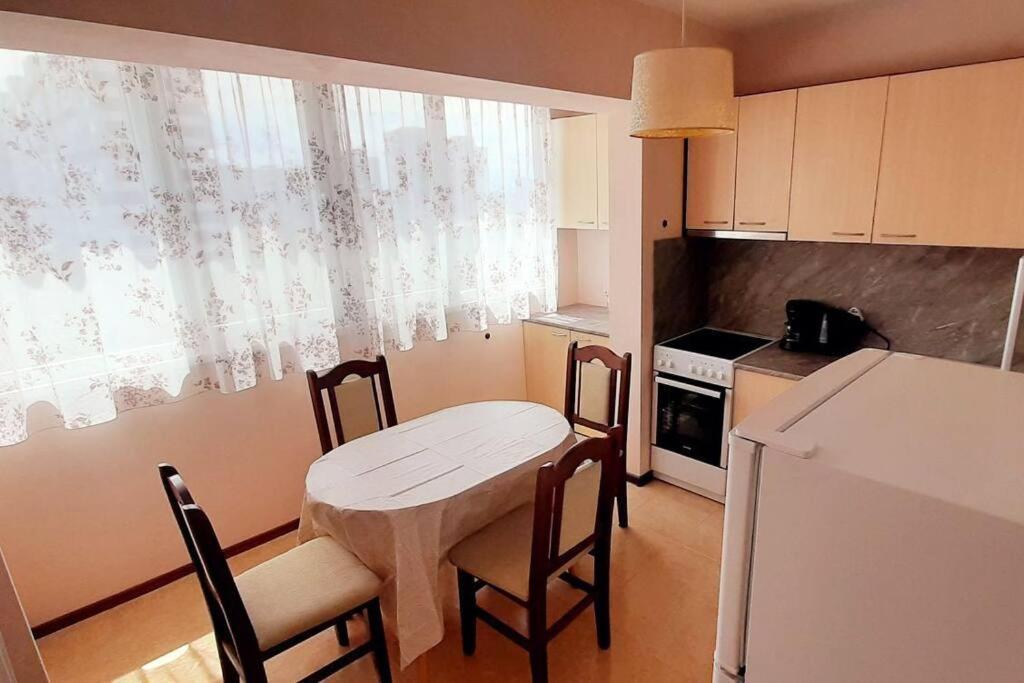 Soc Apartment Close To The Center Burgas Ngoại thất bức ảnh